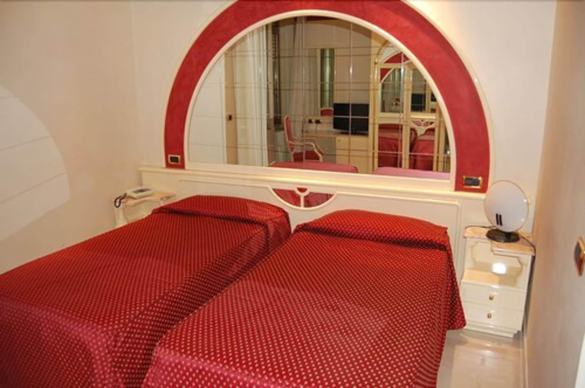 Hotel Europa Foggia Bagian luar foto