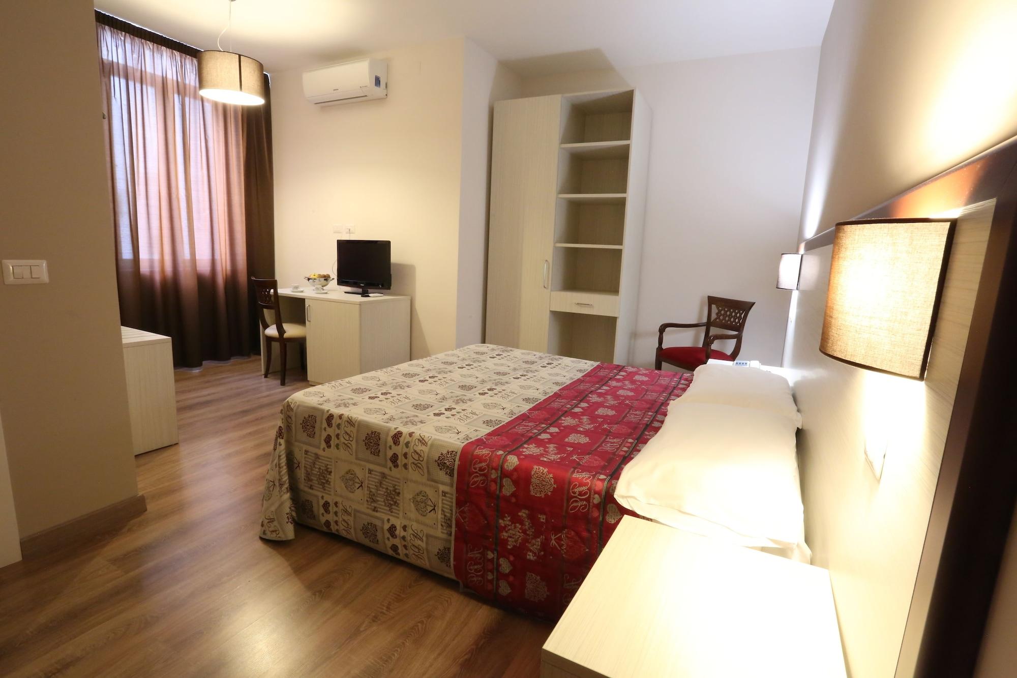 Hotel Europa Foggia Bagian luar foto