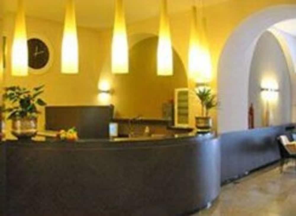 Hotel Europa Foggia Bagian luar foto