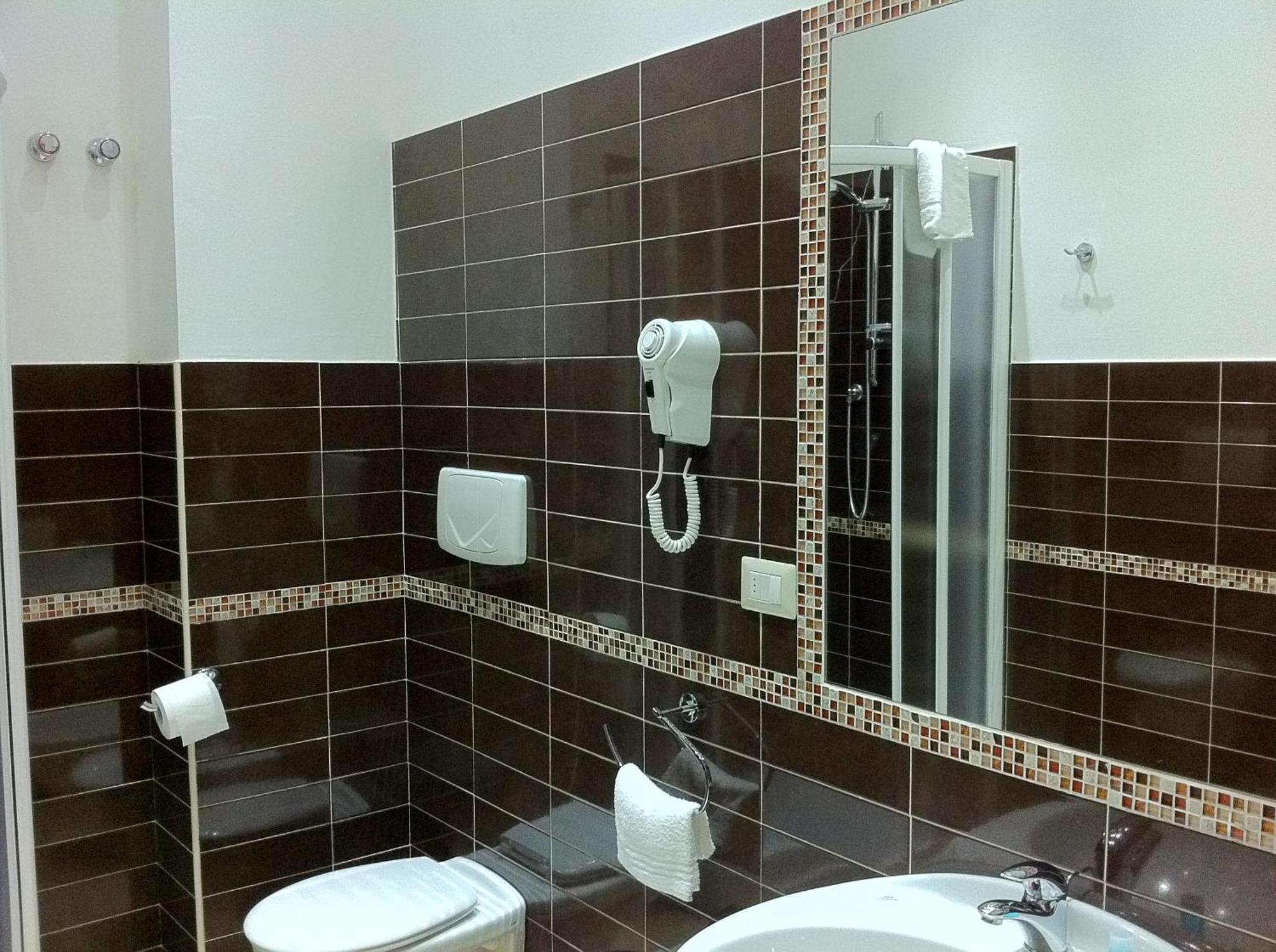 Hotel Europa Foggia Bagian luar foto