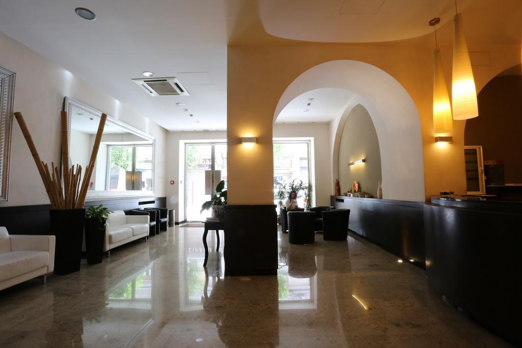 Hotel Europa Foggia Bagian luar foto
