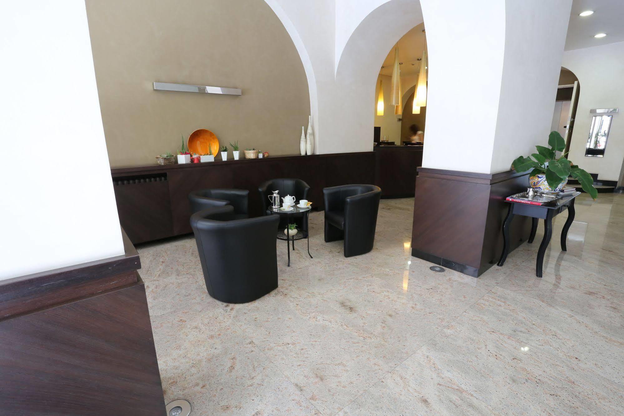 Hotel Europa Foggia Bagian luar foto