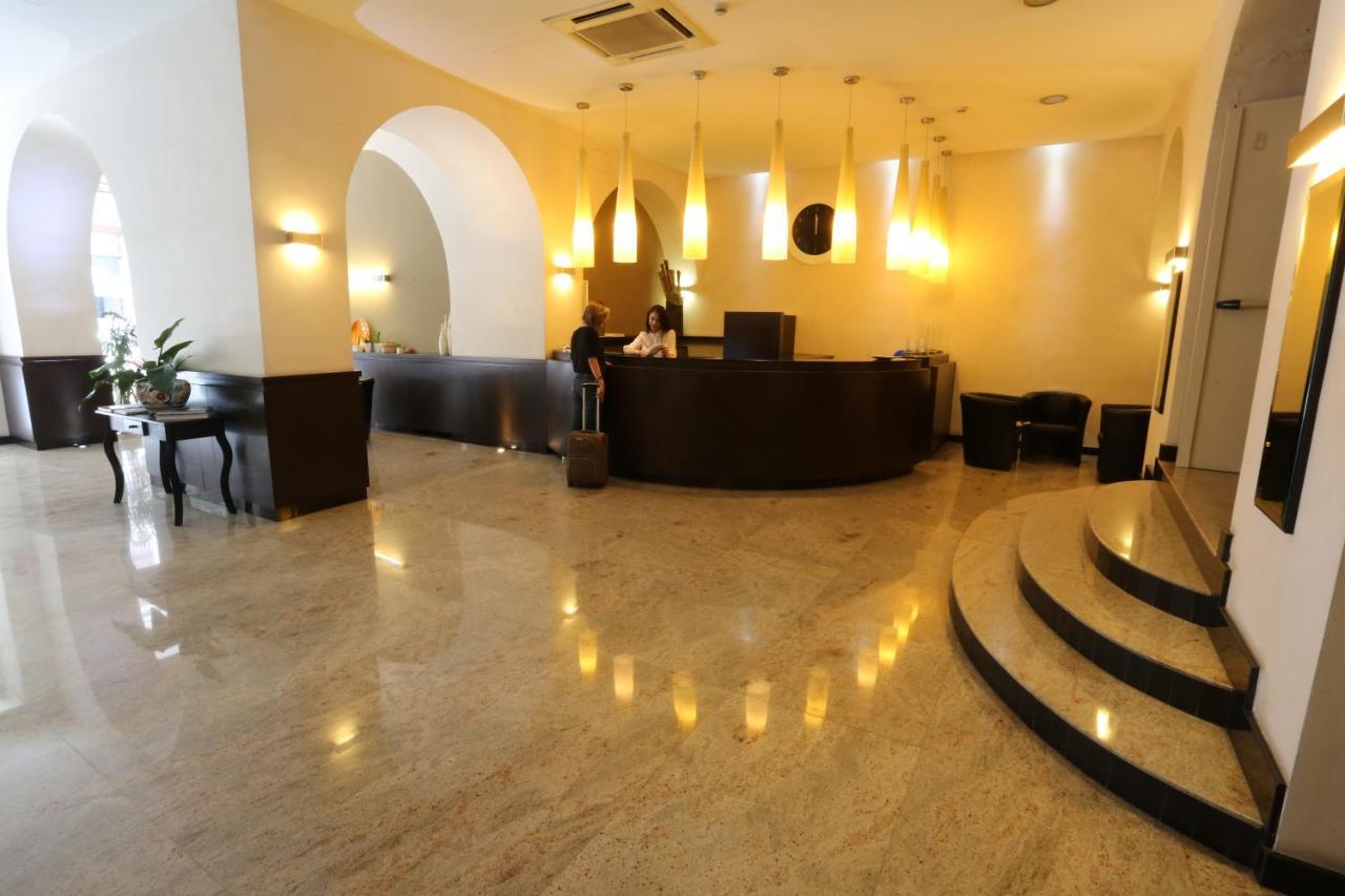Hotel Europa Foggia Bagian luar foto