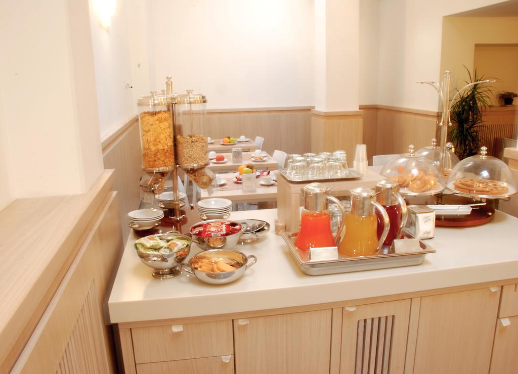Hotel Europa Foggia Bagian luar foto