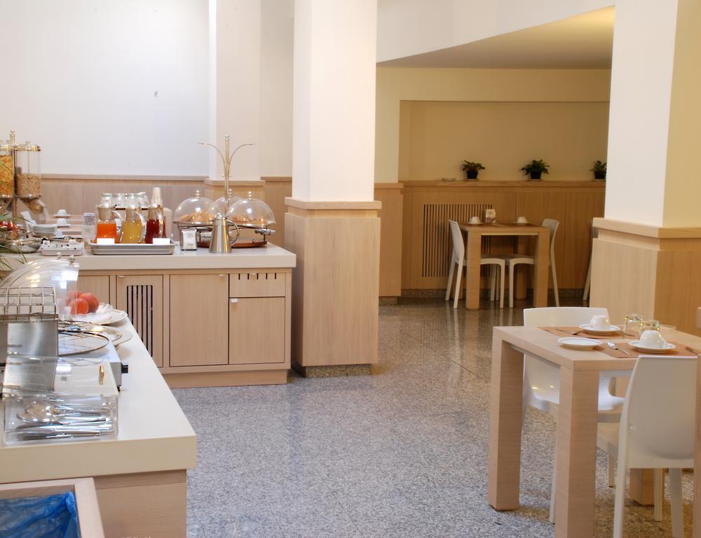 Hotel Europa Foggia Bagian luar foto