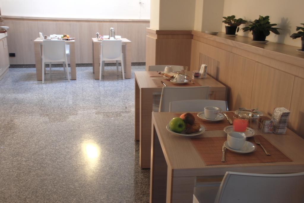 Hotel Europa Foggia Bagian luar foto