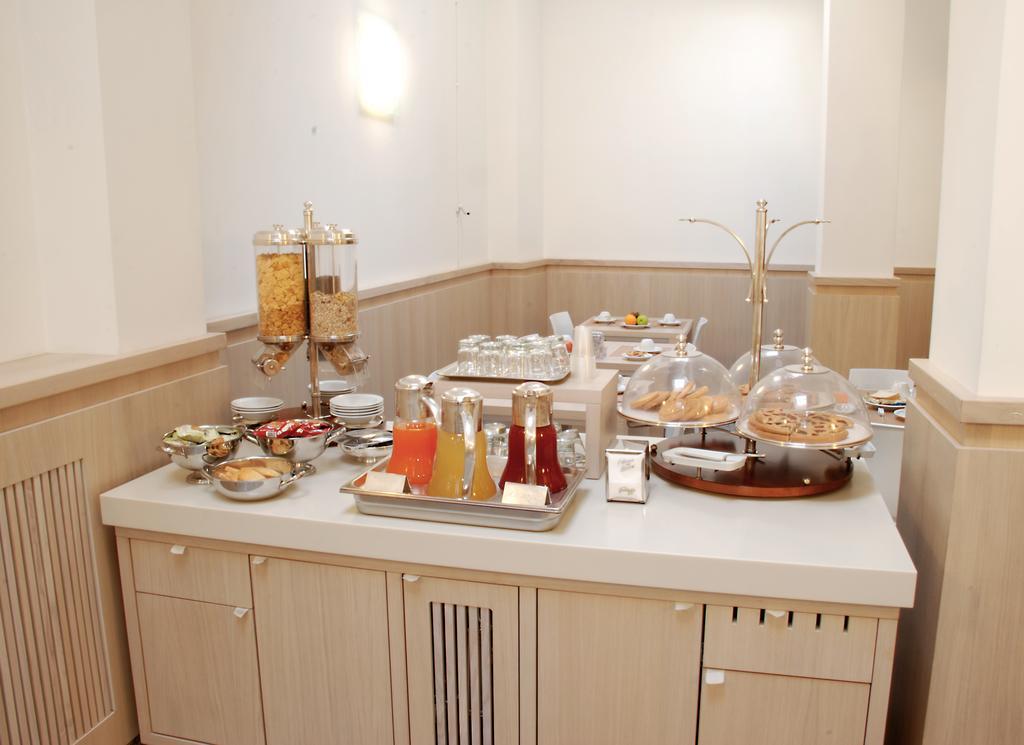 Hotel Europa Foggia Bagian luar foto